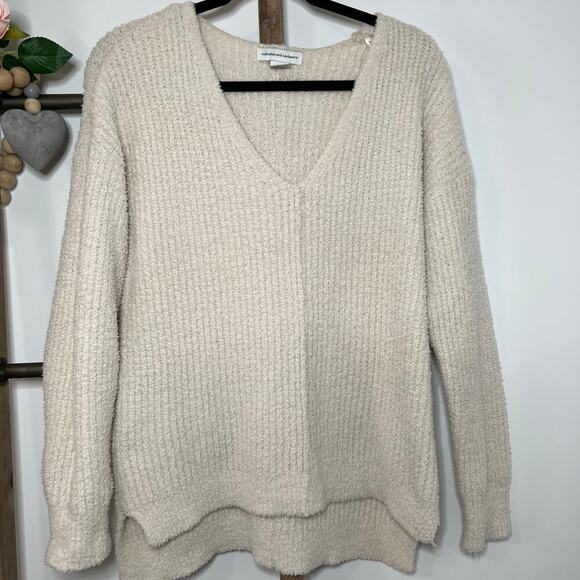 Cupcakes and Cashmere Long Sleeve V Neck Cream Sweater Size Medium - Picture 2 of 8